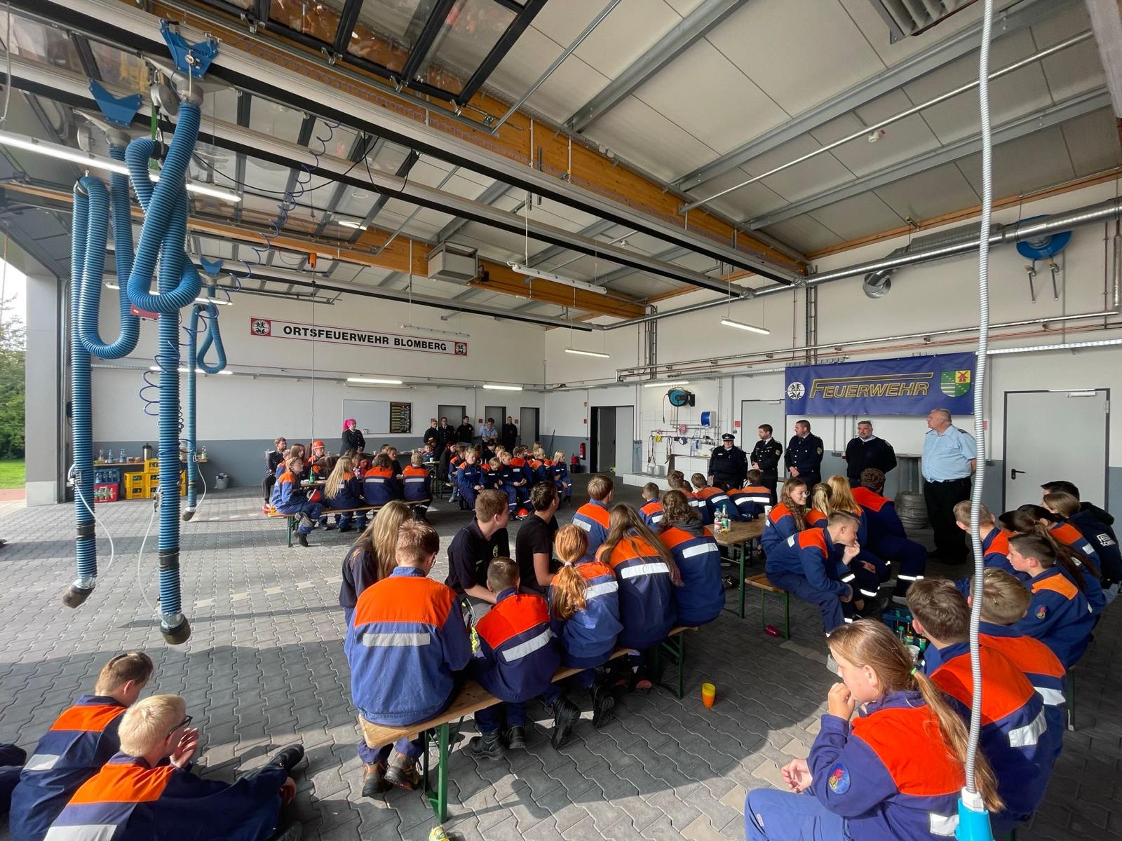 Kinder- und Jugendfeuerwehren legen gemeinsam Abzeichen ab